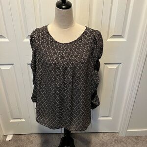 Max Studio size XL top